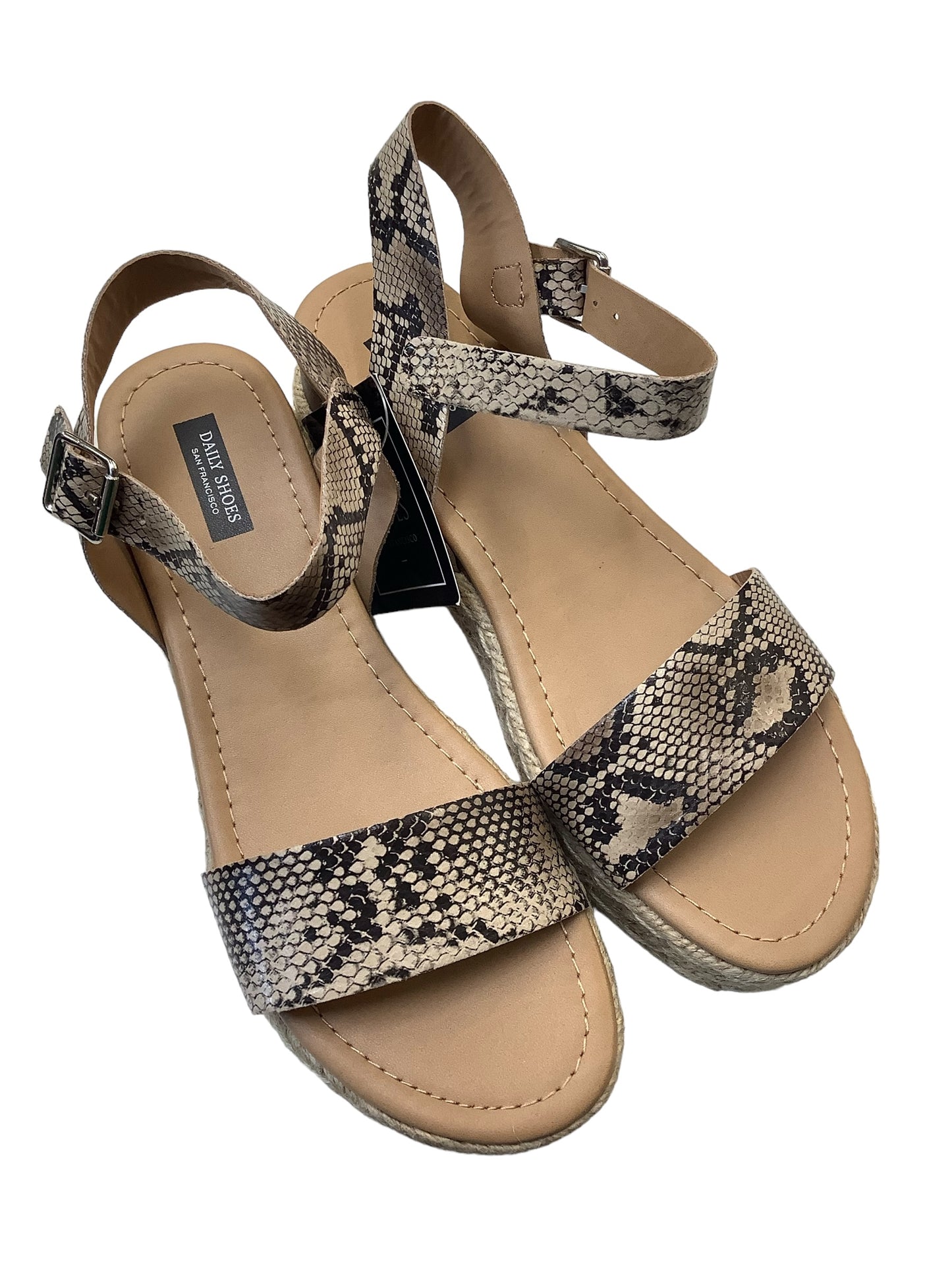Sandals Flats By Clothes Mentor Size: 8.5