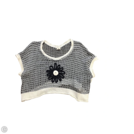 Top Short Sleeve By Pol In Grey, Size: S