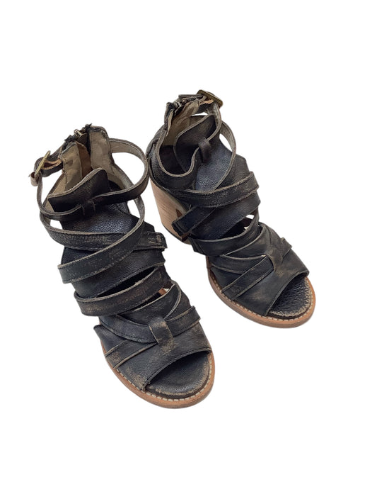 Sandals Heels Block By Freebird  Size: 6