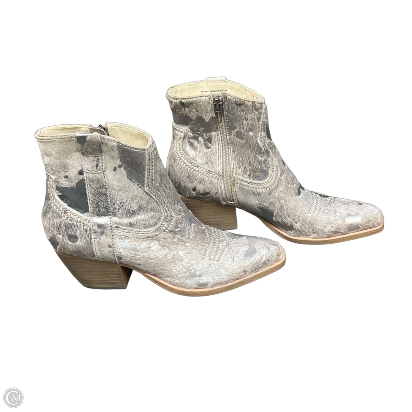 Boots Ankle Flats By Dolce Vita In Silver, Size: 6