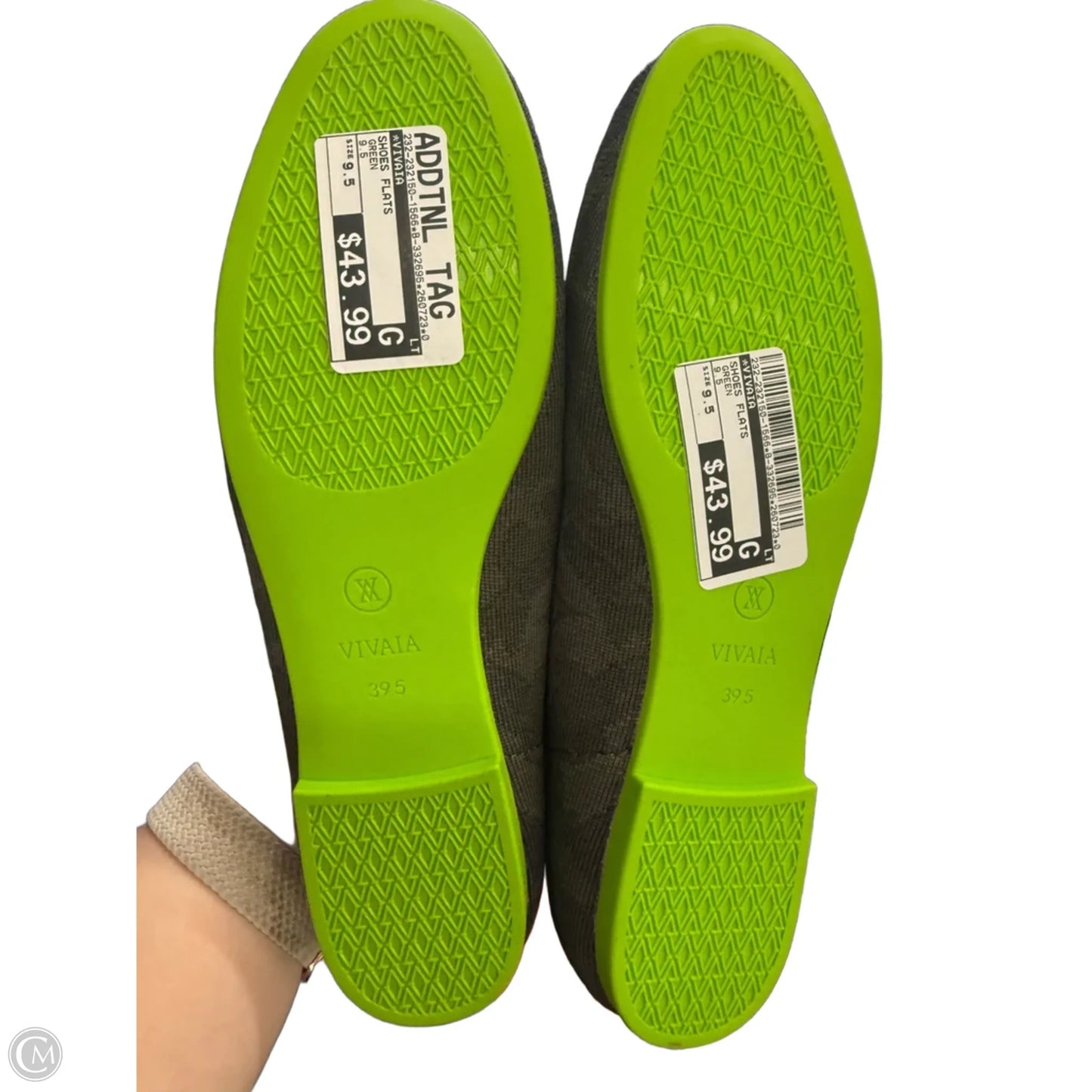 Shoes Flats By Vivaia In Green, Size: 9.5