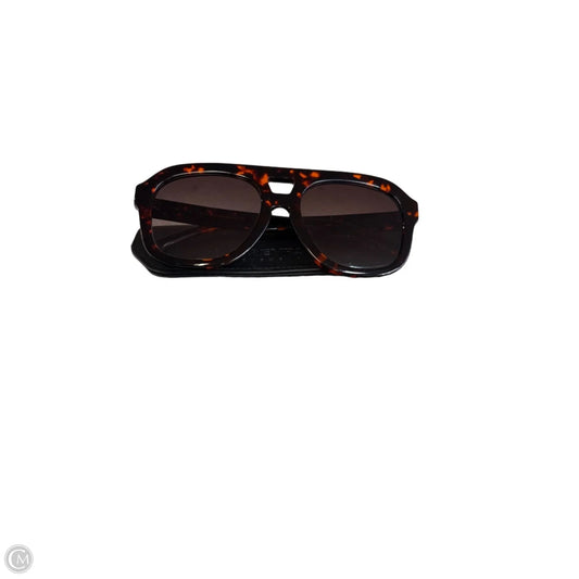 Sunglasses By Clothes Mentor, Size: Medium