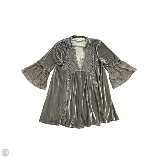 Dress Casual Short By Pol In Grey, Size: L