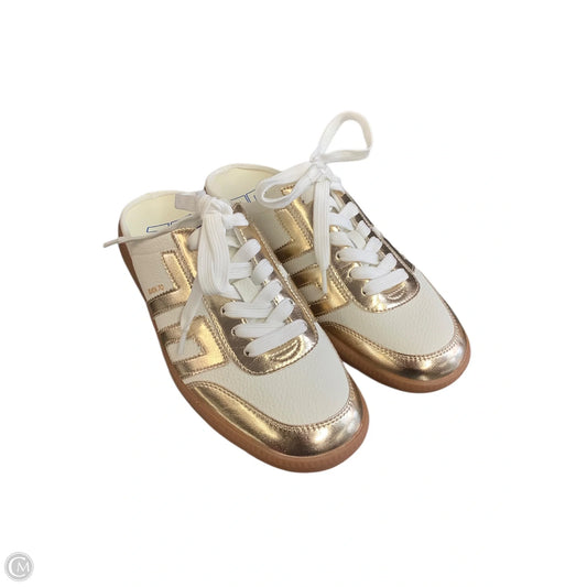 Shoes Sneakers By Cmc In White, Size: 7.5-8(38)