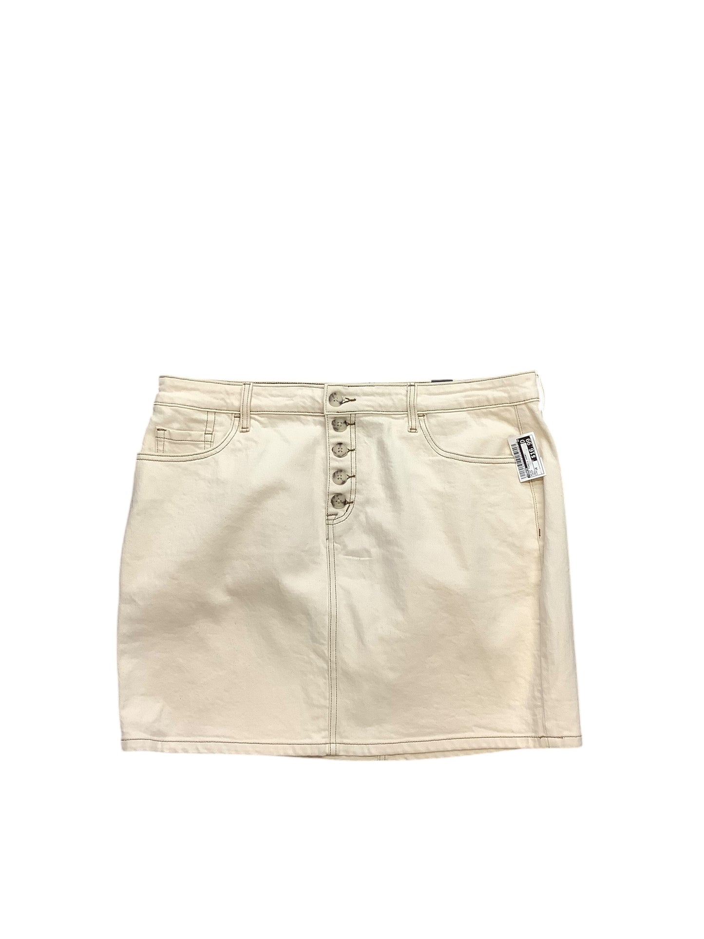 Skirt Mini & Short By Torrid In Cream, Size: 16