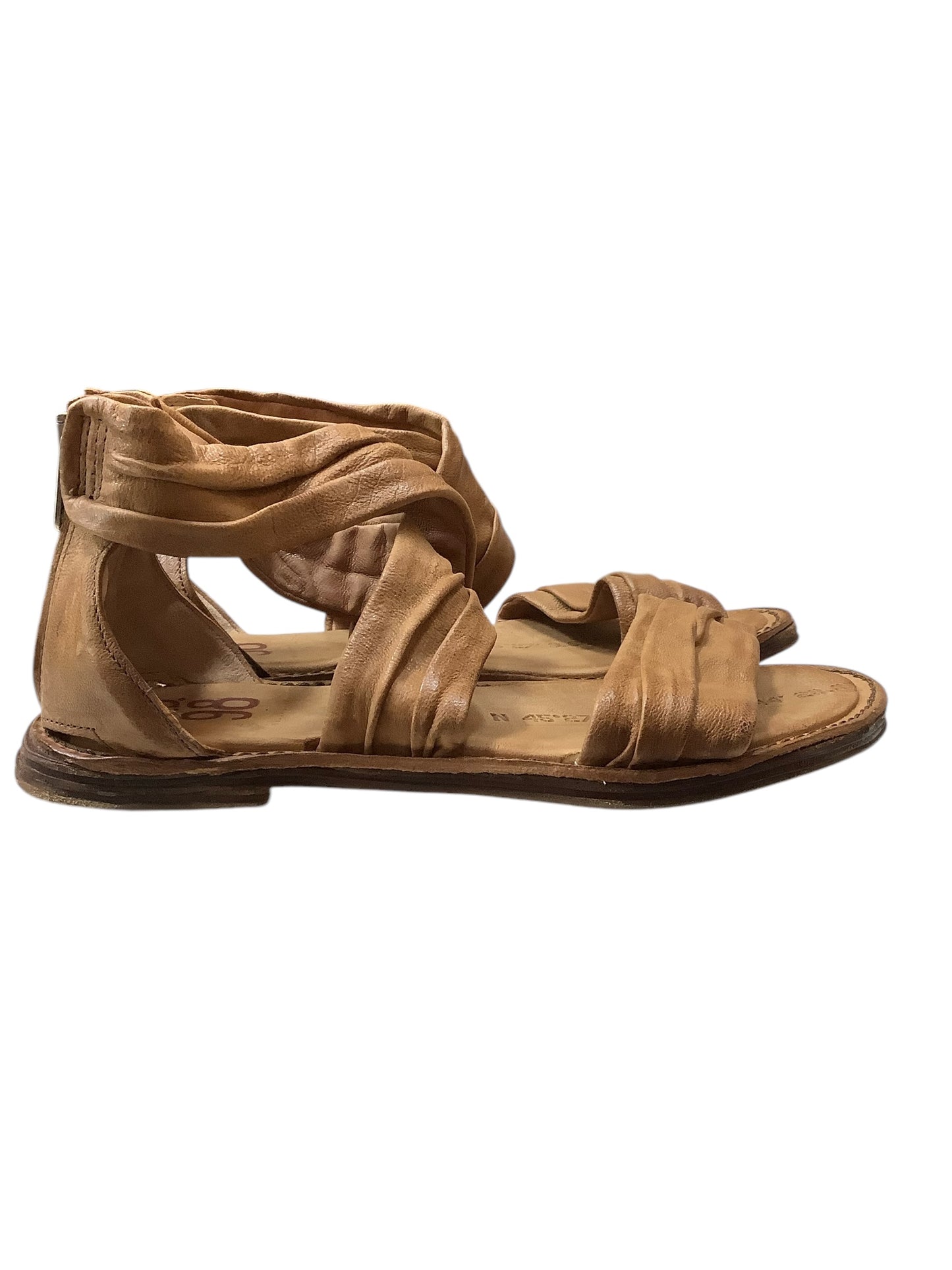 Sandals Flats By Cma In Tan, Size: 6.5(37)