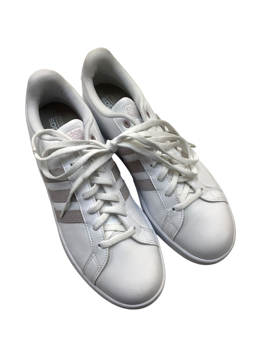 Shoes Sneakers By Adidas In White, Size: 11