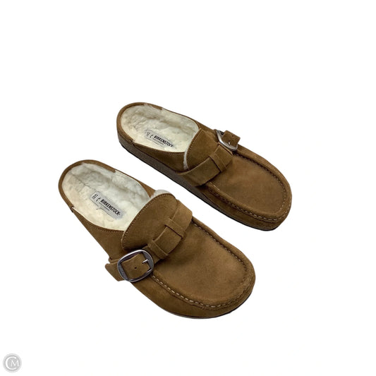 Shoes Flats By Birkenstock In Tan, Size: 10